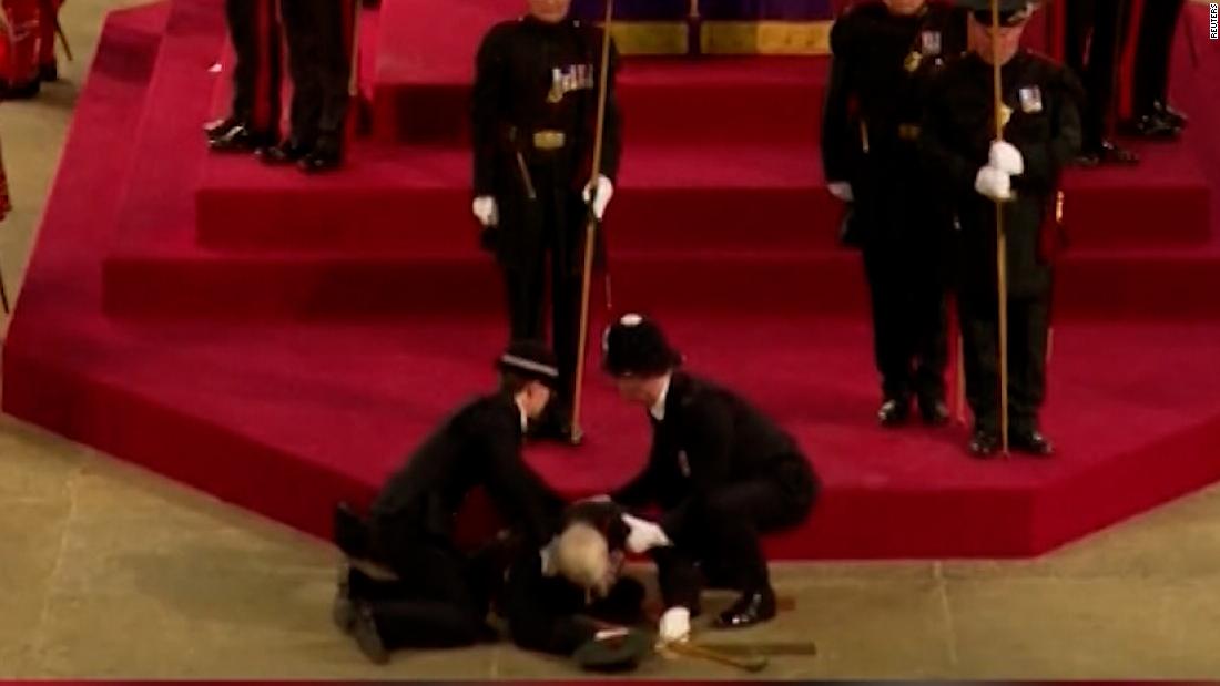 Royal guard member collapsed by Queen Elizabeth II’s coffin – CNN Video