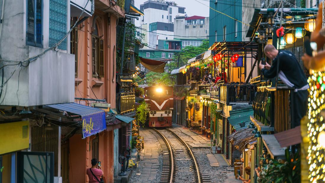 Hanoi’s popular ‘Train Street’ cafes ordered to close