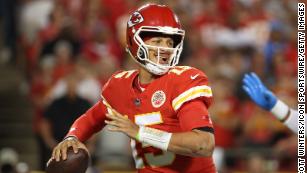 Turnovers, slow start prove costly as Chiefs lose second straight, 30-24 to  Chargers