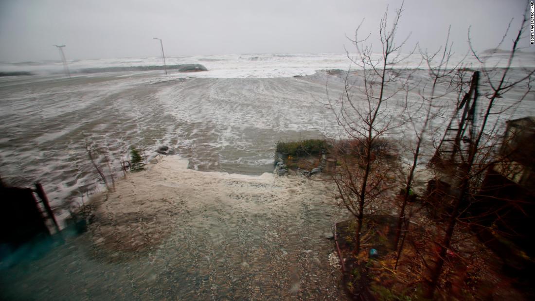 Storm lashes Alaskan shore, bringing severe coastal flooding and prompting evacuations