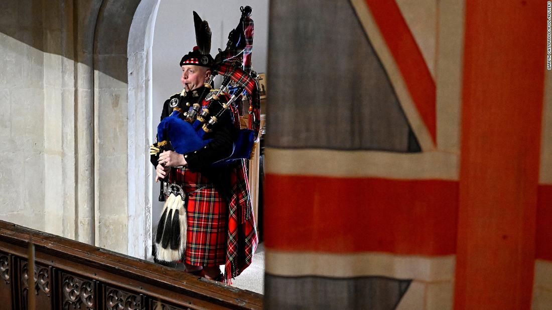 The Queen&#39;s Piper, Pipe Major Paul Burns, plays the traditional piece &quot;Sleep, Dearie, Sleep&quot; at the end of her funeral. For most of her reign, &lt;a href=&quot;https://www.cnn.com/2022/09/19/uk/queen-piper-funeral-westminster-gbr-intl-scli/index.html&quot; target=&quot;_blank&quot;&gt;the Queen was roused by the sound of bagpipes played beneath her window&lt;/a&gt; -- at all her residences around the country.