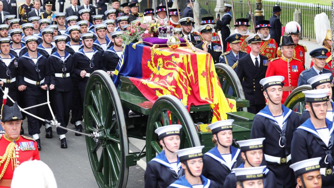 Procession: Why a gun carriage is used to carry the Queen