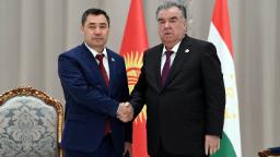 Kırgızistan-Tacikistan çatışması: Kırgız lider ölümcül sınır çatışmalarından sonra sakinleşmeye çağırdı
