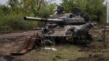 A destroyed Russian tank is seen in the town of Izium, recently liberated by Ukrainian Armed Forces, in Kharkiv region, Ukraine September 20, 2022.