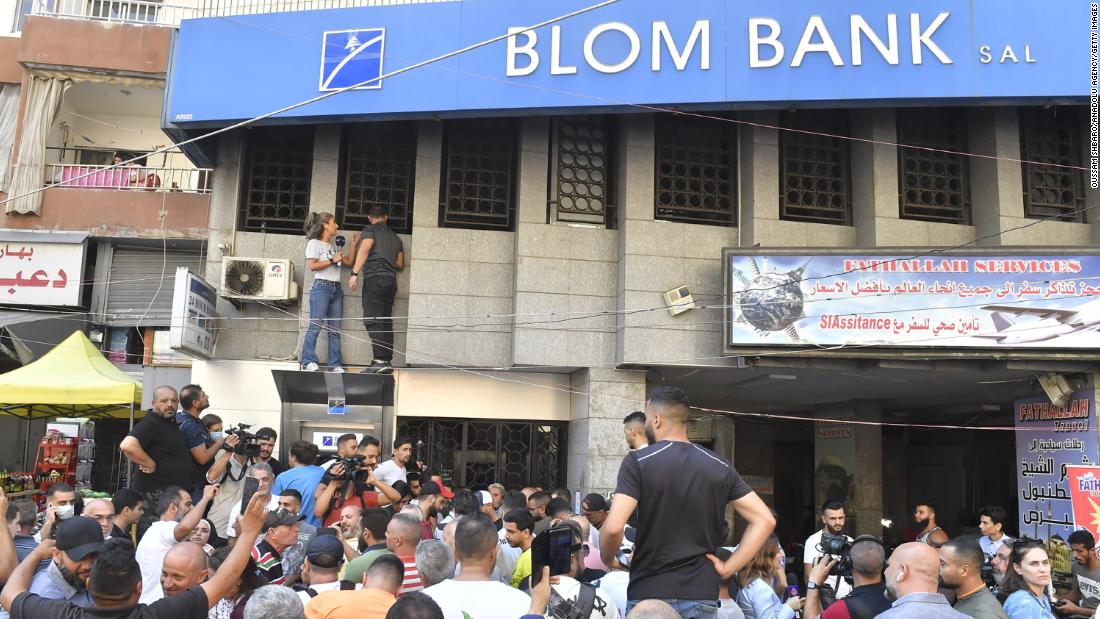 Lebanese banks to close indefinitely after flurry of holdups