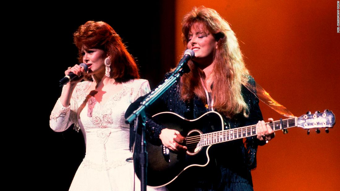 Wynonna Judd can feel her late mother Naomi ‘nudging’ her