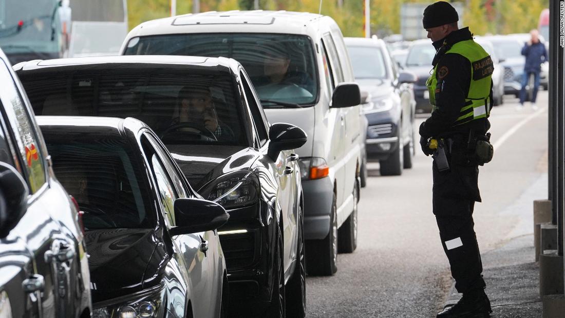 Vehicle queues at border crossings as Russians continue to flee Putin's call for partial mobilization