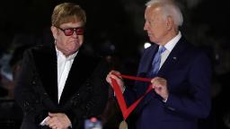 220924112003 elton john biden medal hp video See the surprise that brought Elton John to tears at White House