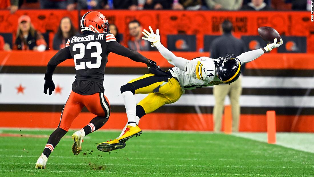 Pittsburgh Steelers wide receiver George Pickens makes a sensational, one-handed catch over Cleveland Browns cornerback Martin Emerson Jr. on September 22. Unfortunately for Pickens, the &lt;a href=&quot;https://www.cnn.com/2022/09/23/sport/cleveland-browns-pittsburgh-steelers-tnf-nfl-spt-intl/index.html&quot; target=&quot;_blank&quot;&gt;Steelers lost 29-17&lt;/a&gt; after the Browns bounced back from an embarrassing Week 2 loss to the New York Jets.