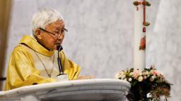 Hong Kong'un Kardinal Zen'i protesto fonu yüzünden yargılanıyor