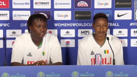 Mali basketball players Kamite Elisabeth Dabou (left) and Salimatou Kourouma apologized for fighting in the mixed zone at the Women&#39;s World Cup.