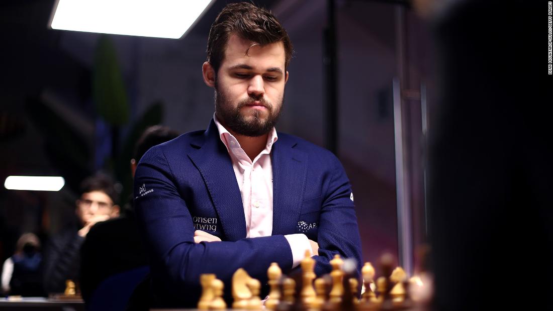 Is it only me or does Daniil Dubov ( Russian Chess Super GM