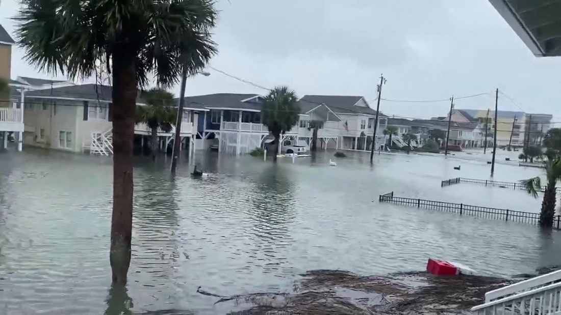 The Mayor of North Myrtle Beach, South Carolina tells Jake Tapper the town was not expecting Hurricane Ian to come in as close to the beach as it did  – CNN Video