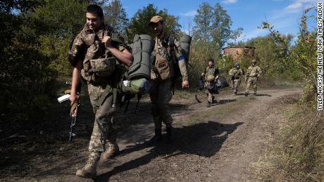 Ukrainian soldiers near Lyman, in eastern Ukraine, on Thursday, September 22, 2022. Russian forces control the city, but Ukraine is fighting fiercely to recapture it. 