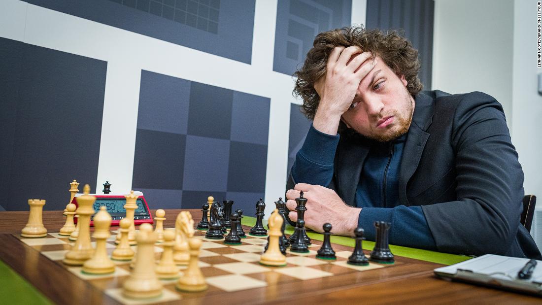 Chess Grandmaster Hans Niemann Denies 'Ridiculous' Cheating Claims—Calls  Accuser Carlsen A 'Bully
