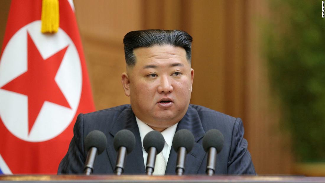 북한이 미확인 탄도미사일 2발 이상을 한반도 동해상으로 발사했다.