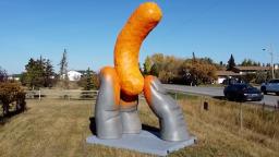221011122509 giant cheeto sculpture 1 hp video Giant Cheeto Along the Road Draws Crowds - CNN Video
