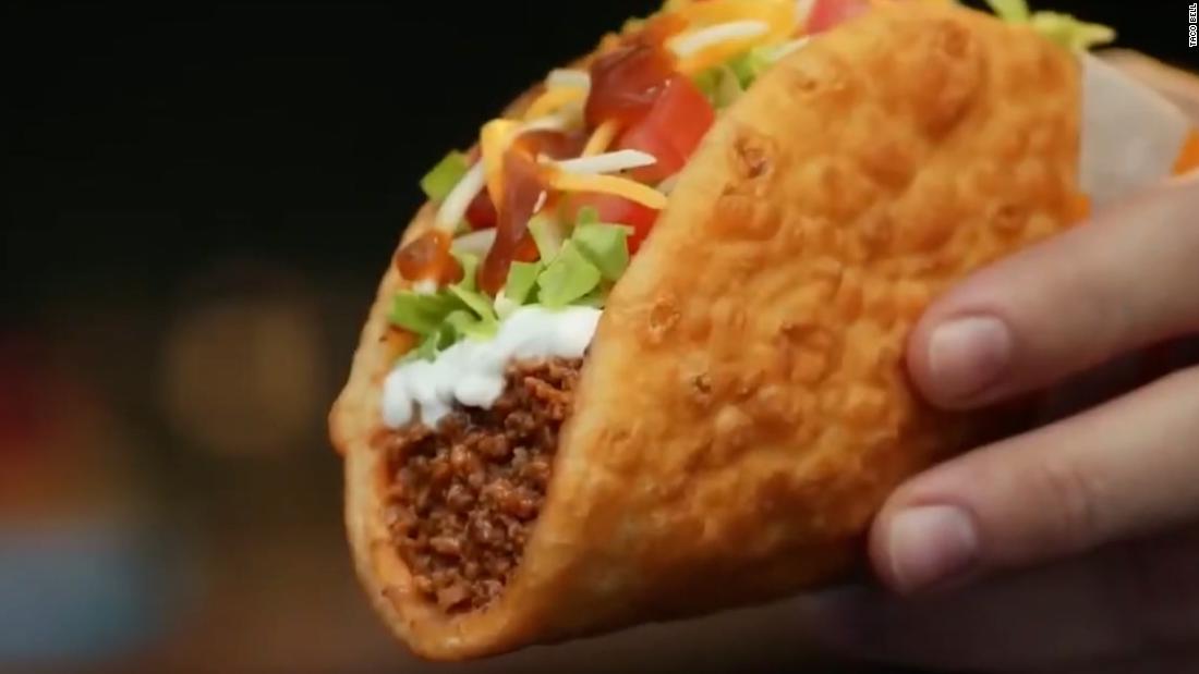 Video: Social media reacts to wealth management executive spending $28 on Taco Bell lunch - CNN Video