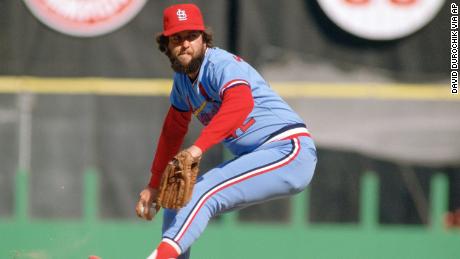 Bruce Sutter, baseball Hall of Fame closer and pioneer of split-finger fastball, dead at age 69