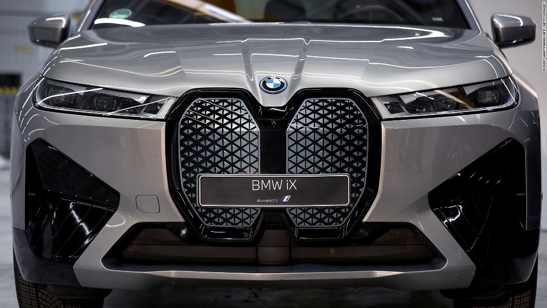 Why BMW decided to manufacture batteries in the US