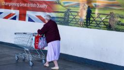 221024072127 uk sheffield supermarket 221015 restricted hp video Pound dips as Rishi Sunak prepares to confront economic challenges