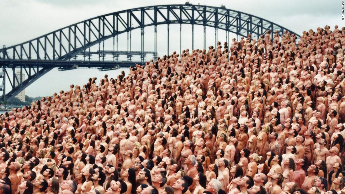 Artist seeks volunteers for mass nude photo in Australia