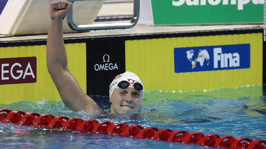 Katie Ledecky obliterates short-course 1500m freestyle world record