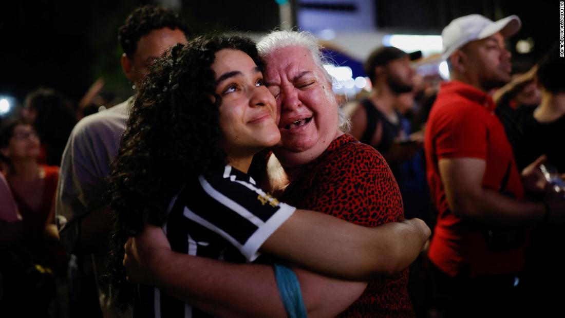 Lula supporters react as they wait for results in São Paulo on October 30.