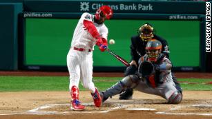 JT Realmuto home run stuns Astros, Phillies control World Series