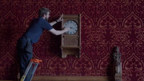 Daylight Saving Time ends: 2 men, 2,000 clocks and 48 hours to change them all