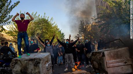 Iranian lawmakers demand &#39;no leniency&#39; for protesters as mass demonstrations continue