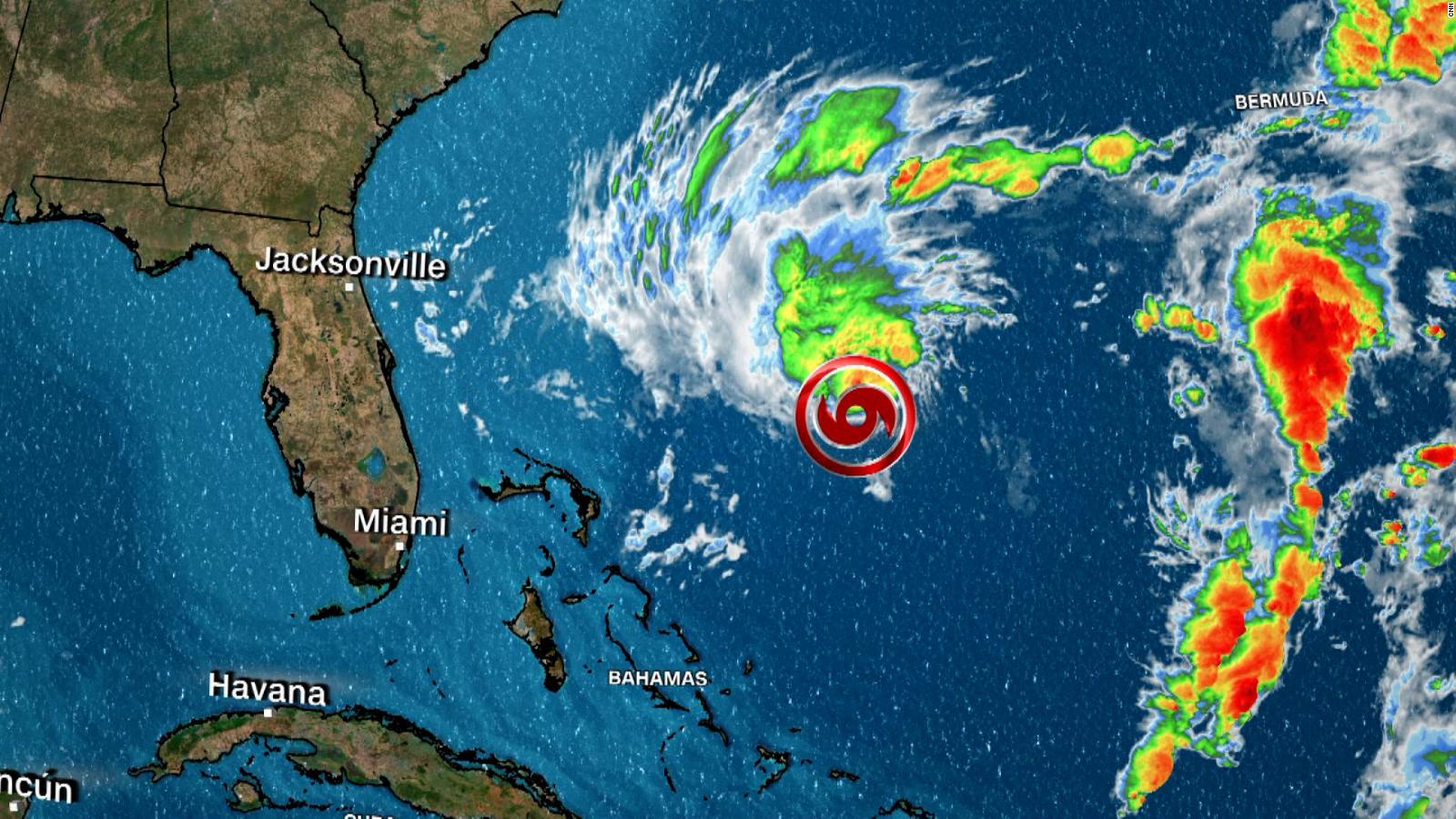 Florida se prepara para la llegada de la tormenta Nicole que podría