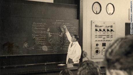 Dr. Larus Einarson, shown here teaching a class, was one of the co-founders of the brain collection at the Institute of Brain Pathology.