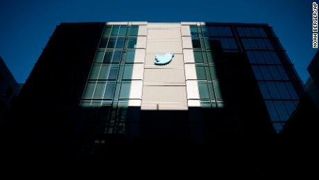 Twitter executives quit amid company turmoil