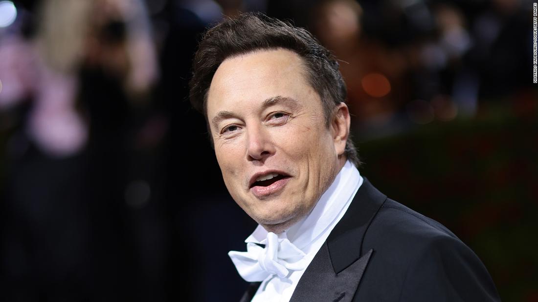 Analysis: Elon Musk's Twitter faces its 'Titanic' moment as executives and advertisers flee while trolls run rampant