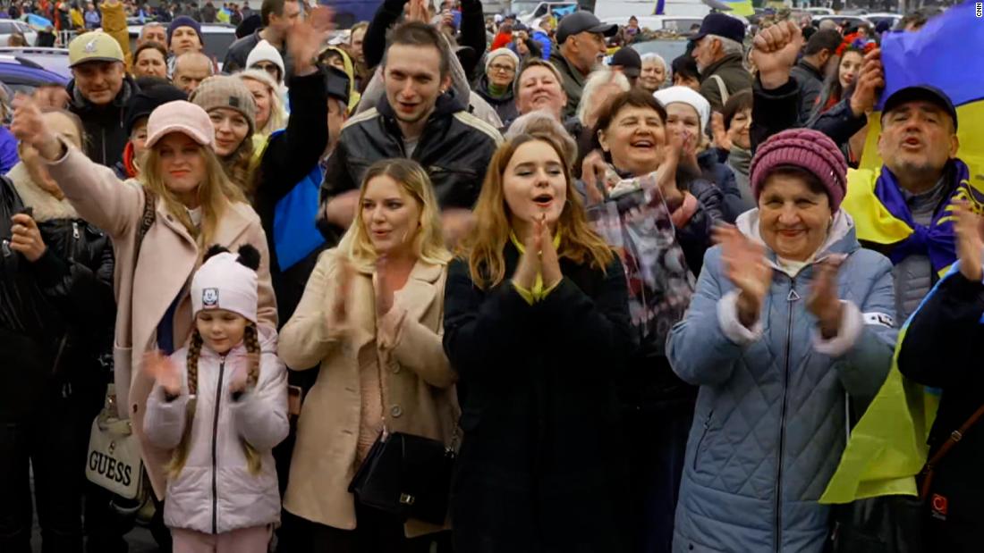 No water, power or internet -- only euphoria in newly liberated Kherson