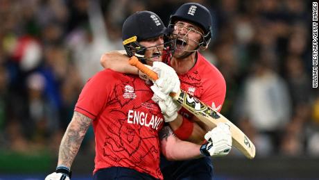 England&#39;s Ben Stokes (L) and teammate Liam Livingstone celebrate after they secured victory.