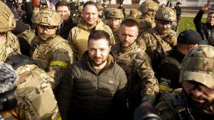 Ukraine&#39;s President Volodymyr Zelenskiy speaks to people after Russia&#39;s retreat from Kherson, in central Kherson, Ukraine November 14, 2022.  REUTERS/Valentyn Ogirenko