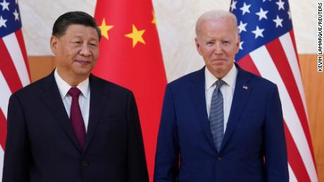 U.S. President Joe Biden meets with Chinese President Xi Jinping on the sidelines of the G20 leaders&#39; summit in Bali, Indonesia, November 14, 2022.  REUTERS/Kevin Lamarque