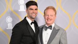 221116100316 jesse tyler ferguson justin mikita 0612 hp video Jesse Ferguson and husband welcome new baby