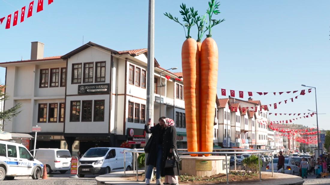 This Turkish town is crazy for carrots – CNN Video