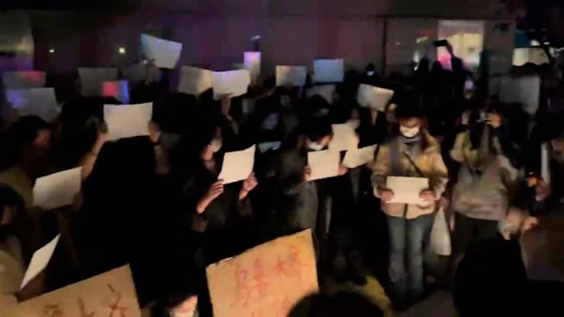 Why protesters in China are holding up white paper – CNN Video