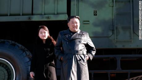 Expert explains what new photos of Kim Jong Un&#39;s daughter may show