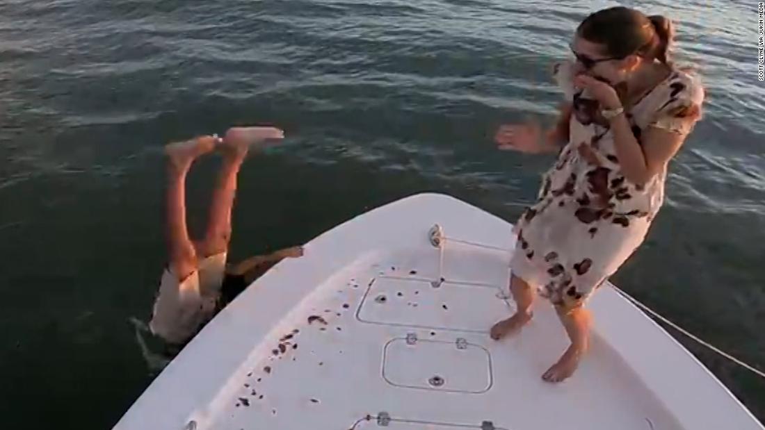 Man plunges into the ocean as proposal attempt goes terribly wrong – CNN Video