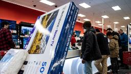 221129134829 04 black friday shoppers il 1125 restricted hp video Why America's economy remains surprisingly strong -- but you don't realize it