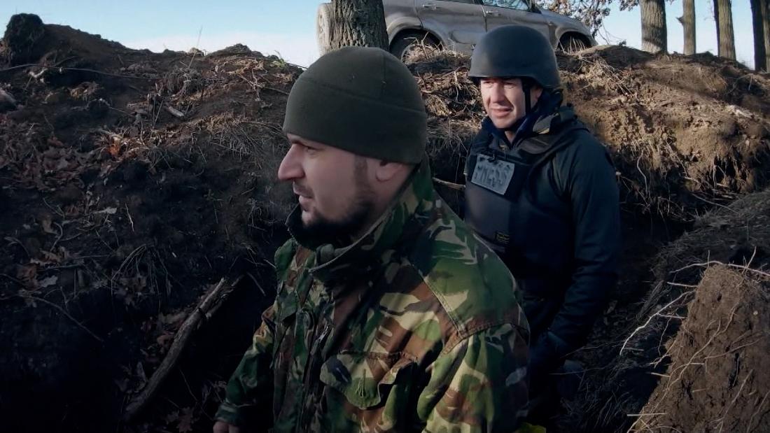CNN reporter goes behind front lines of bitter battle in Ukraine – CNN Video