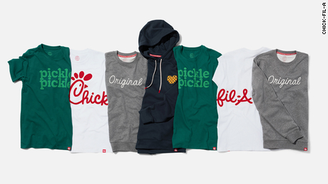 Chick-fil-A está vendendo mercadorias pela primeira vez.