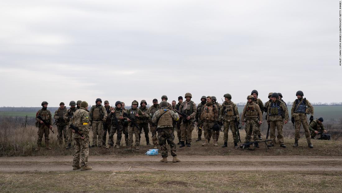 US considers dramatically expanding training of Ukrainian forces, US officials say