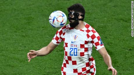 Gvardiol looks at the ball during Croatia&#39;s game against Canada at the 2022 World Cup.