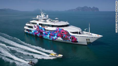 $480,000-per-week yacht plays host to super rich at Qatar 2022 